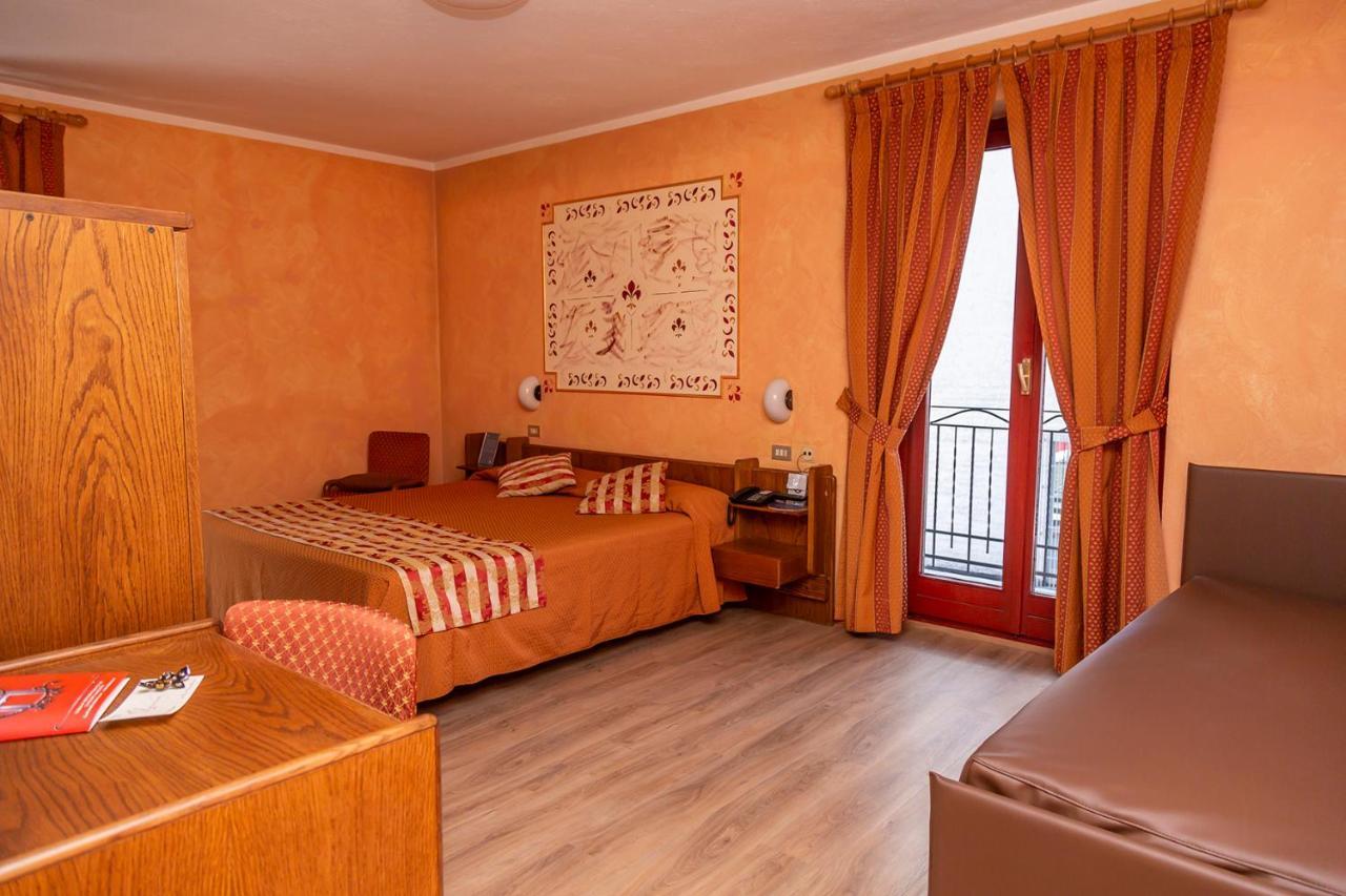 Hotel Chaberton Cesana Torinese Exterior foto