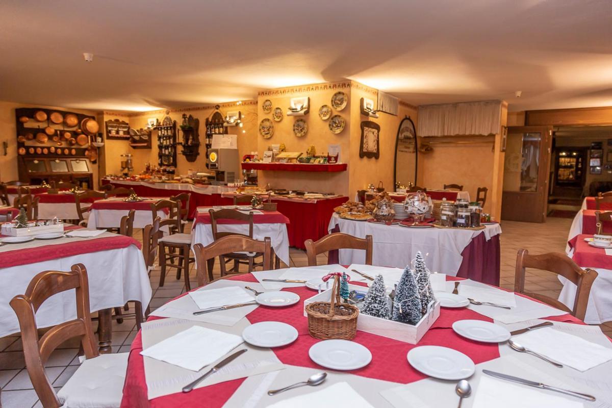 Hotel Chaberton Cesana Torinese Exterior foto