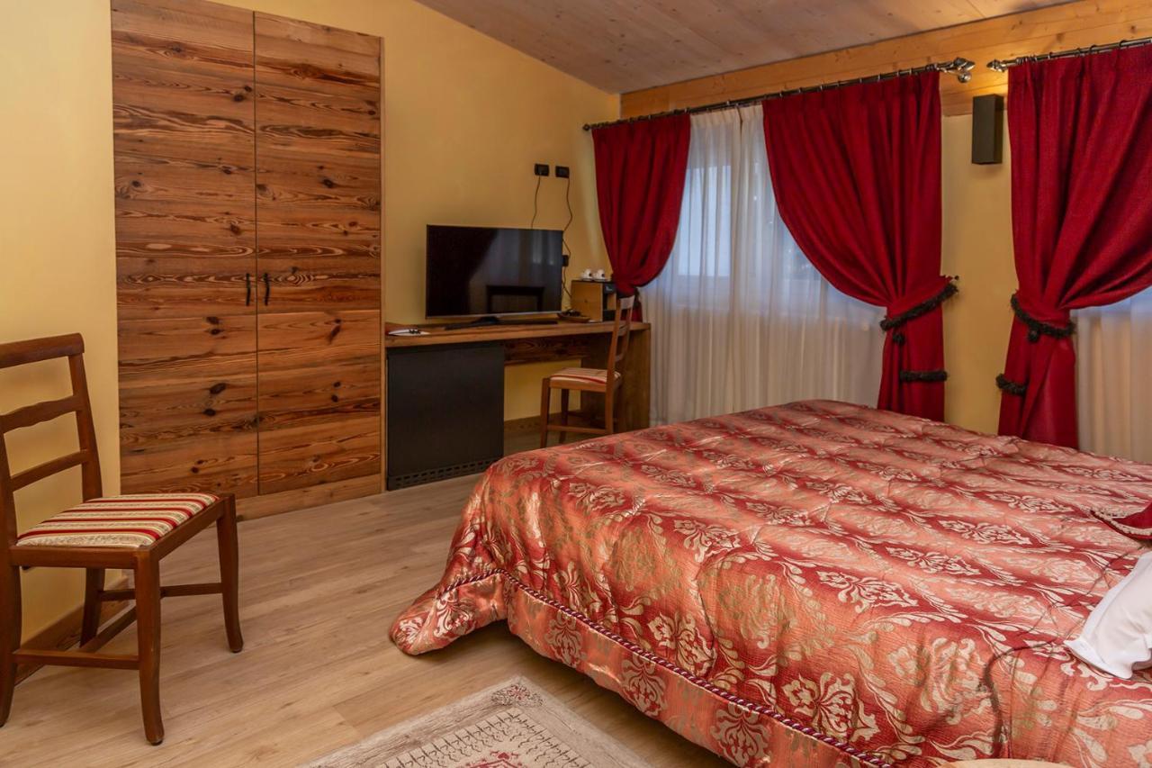 Hotel Chaberton Cesana Torinese Exterior foto