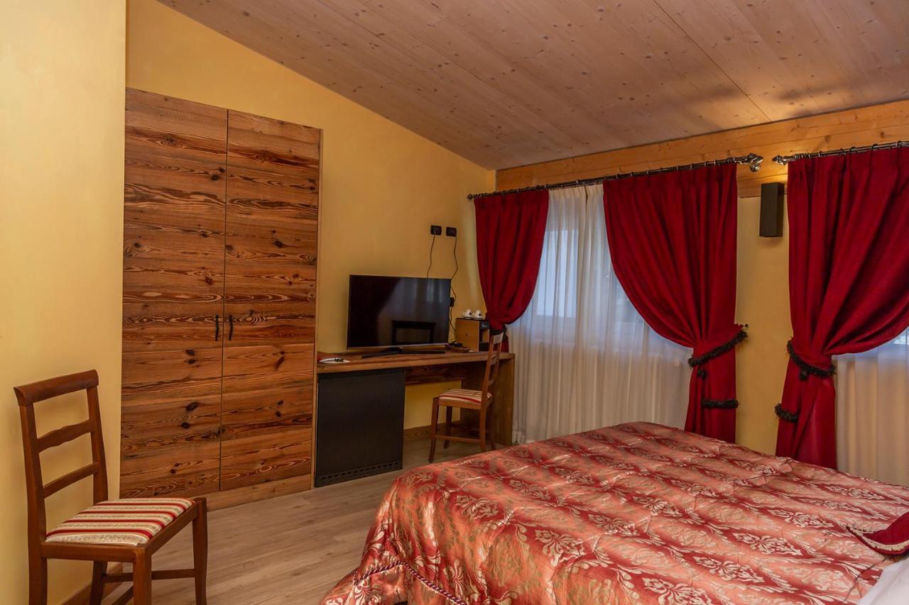 Hotel Chaberton Cesana Torinese Exterior foto